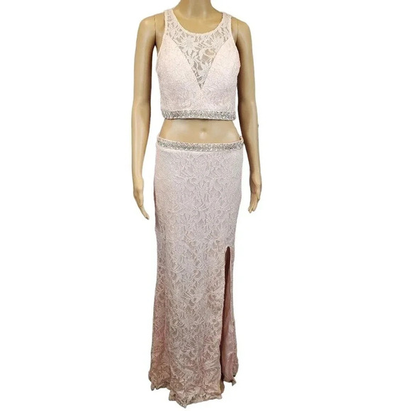 City Triangles Brand Size 9 Two Piece Light Pink Floor Length Lace Formal Dress - Picture 1 of 9